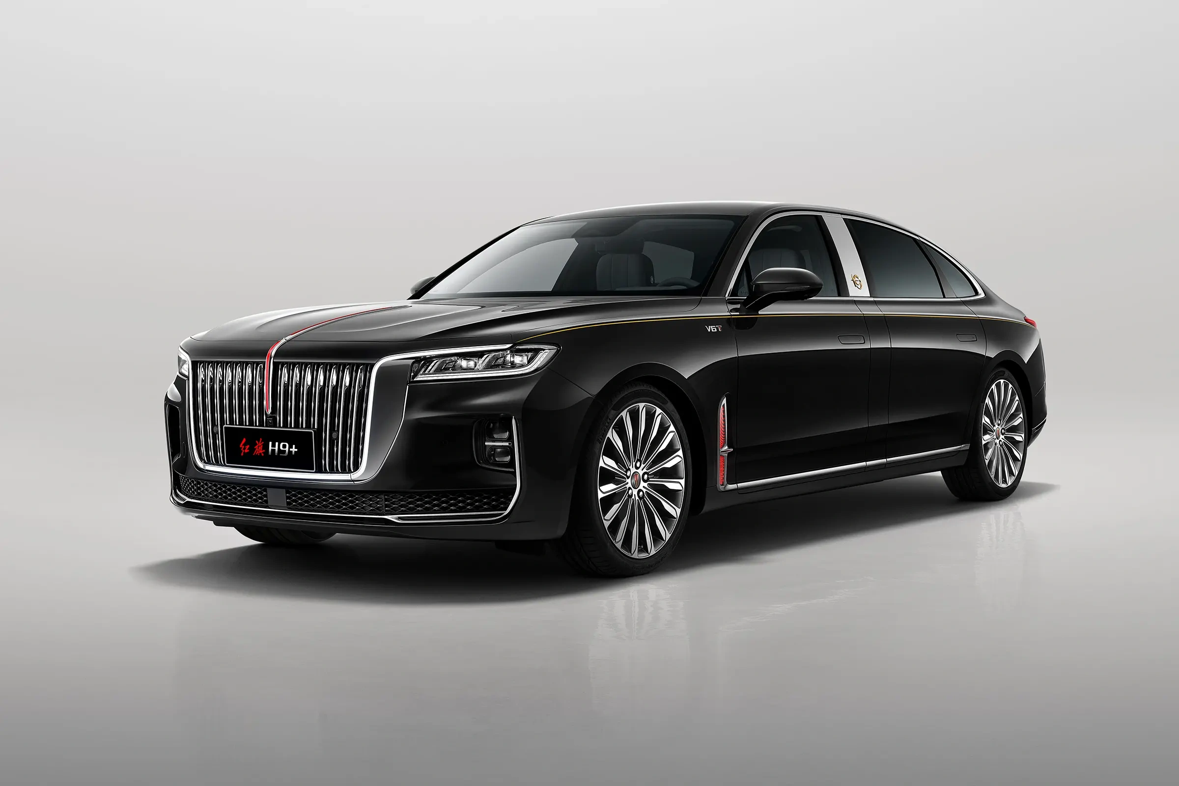 Hongqi H9 연료 차량은 운전자에게 탁월한 운전 경험을 제공합니다